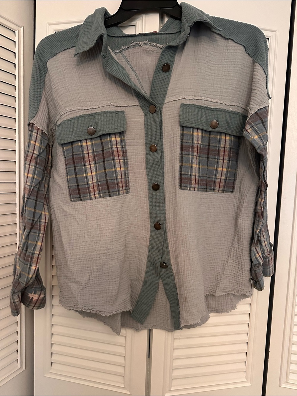 Men's Casual Patchwork Button-Down Shirt - Sage Green & Gray